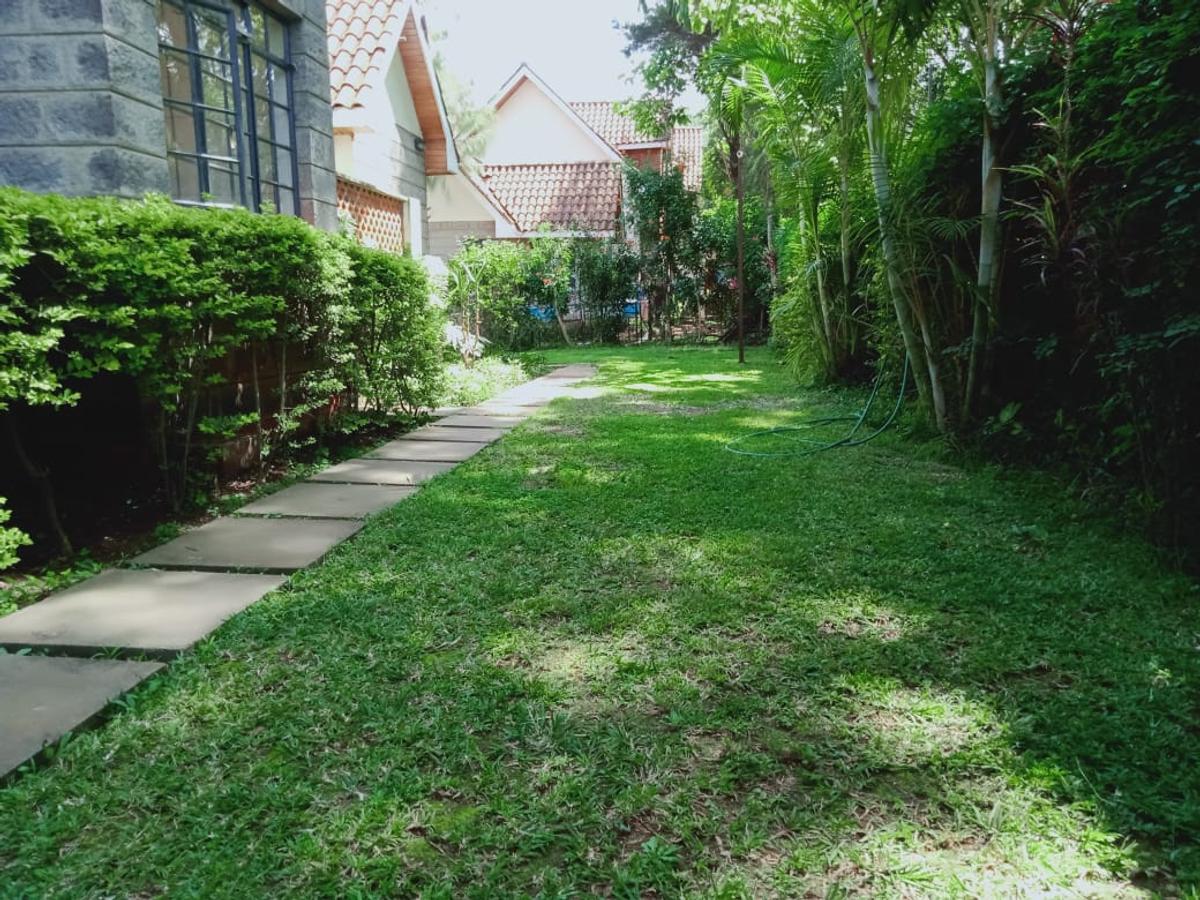 4 Bed Townhouse with En Suite at Chalbi Drive - 17