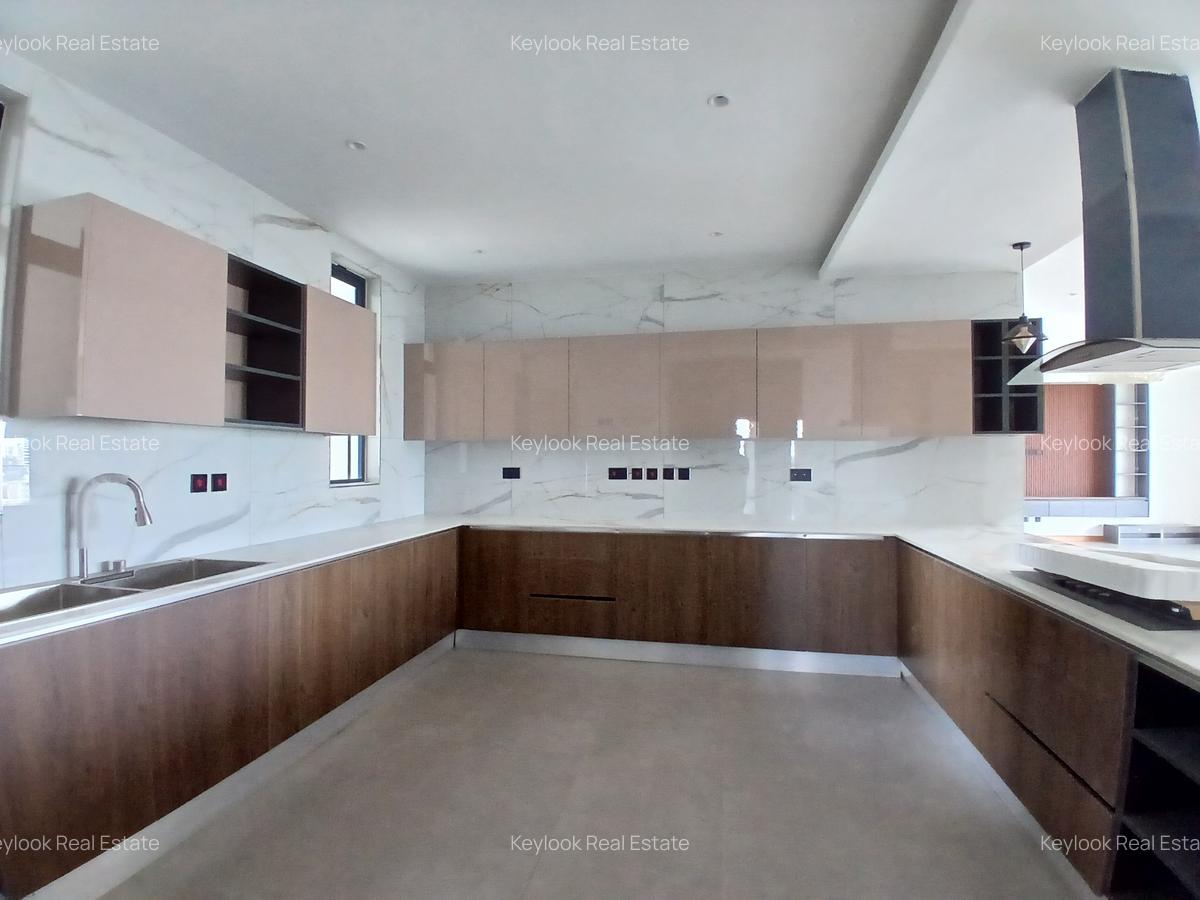 3 Bed Apartment with En Suite at Riverside Drive - 9