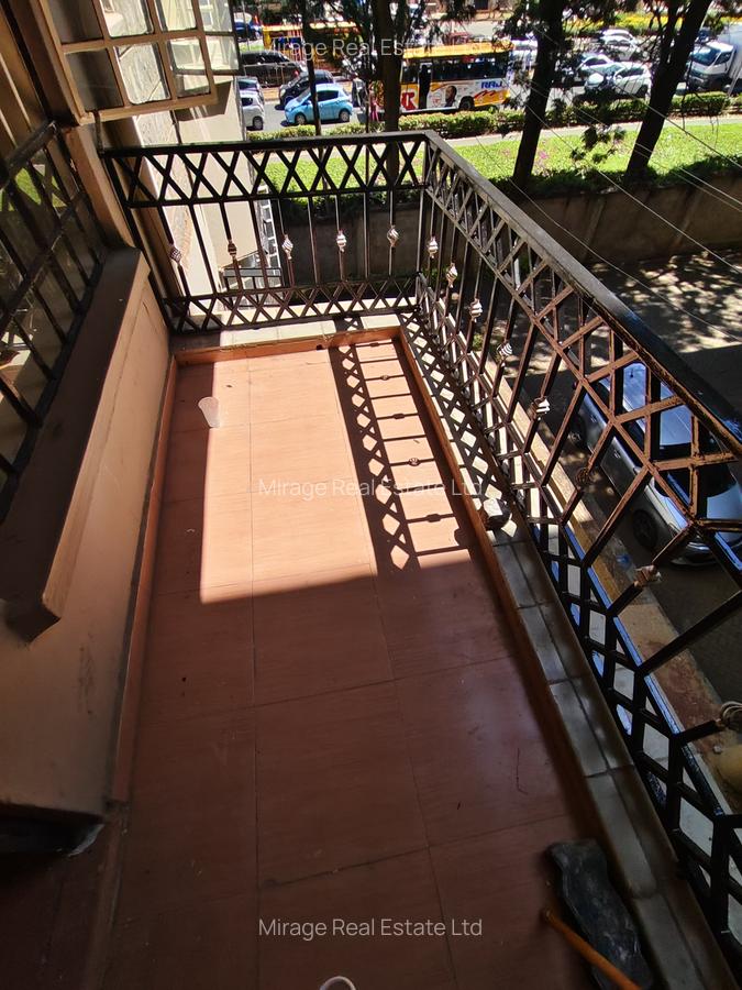 2 Bed Apartment with Parking in Kilimani - 11