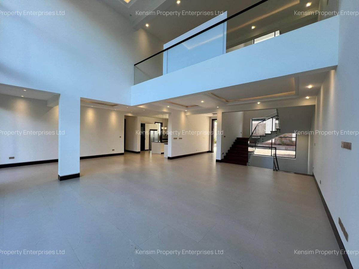 5 Bed Townhouse with En Suite in Spring Valley - 9