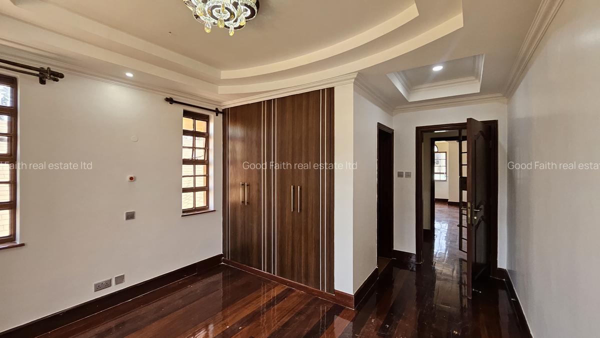 5 Bed House with En Suite in Runda - 13