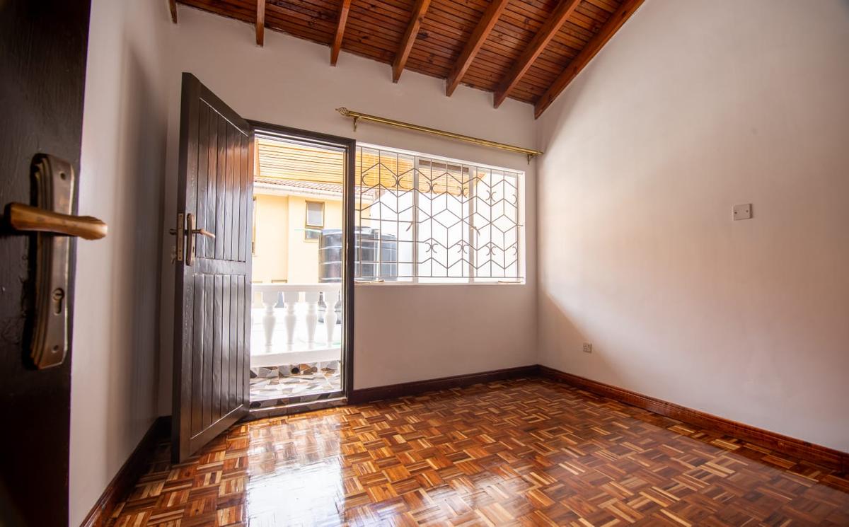 4 Bed Townhouse with En Suite in Lavington - 6
