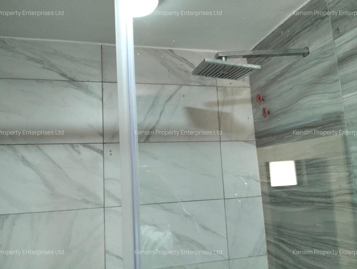 5 Bed Townhouse with En Suite in Lavington - 15