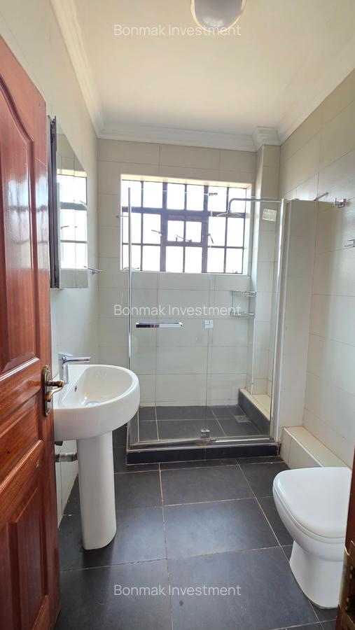 4 Bed Townhouse with En Suite at Karbaserian Avanue - 15