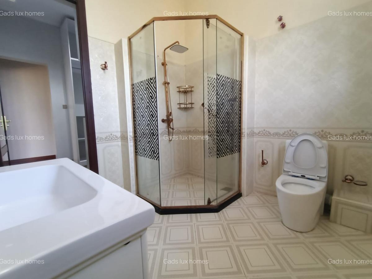 5 Bed Townhouse with En Suite at Muthaiga - 13