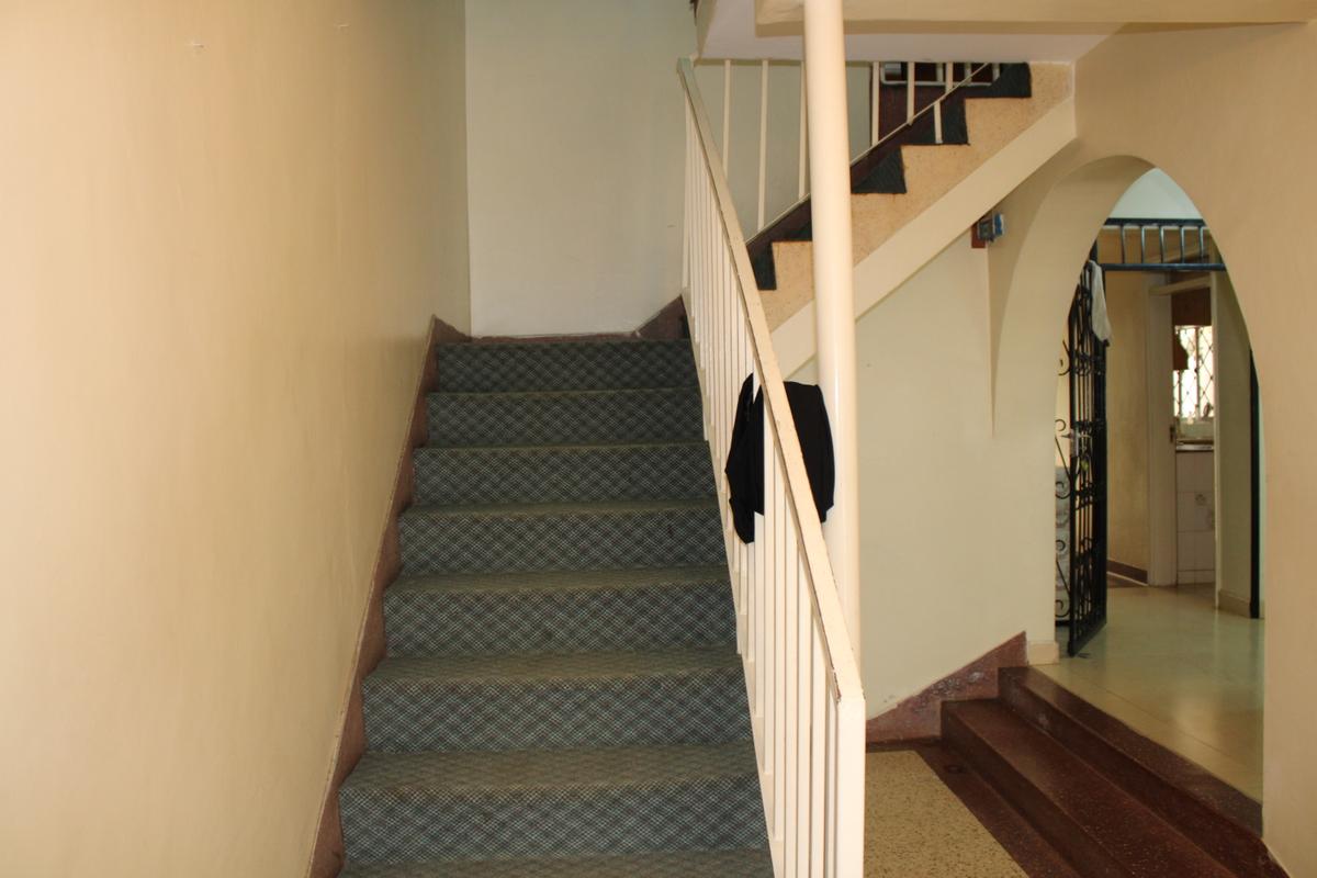 5 Bed Townhouse with En Suite in Westlands Area - 7