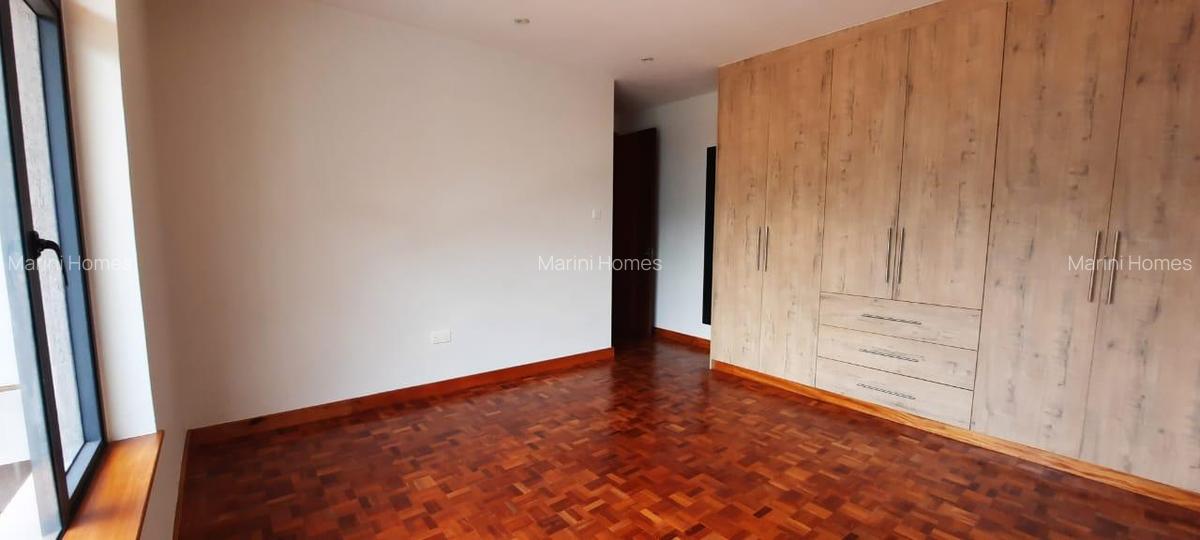 5 Bed Townhouse with En Suite in Lavington - 10