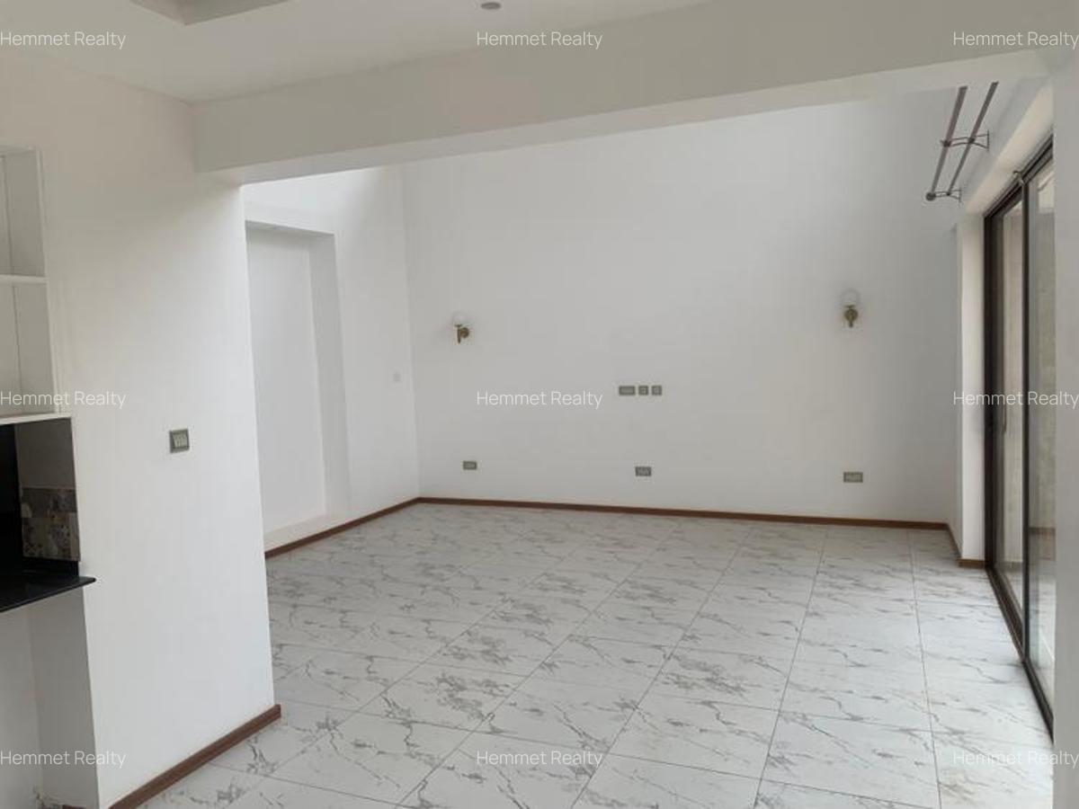 4 Bed Townhouse with En Suite in Runda - 2