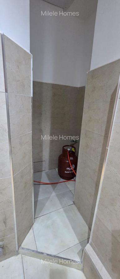 Serviced 4 Bed Apartment with En Suite in Parklands - 11