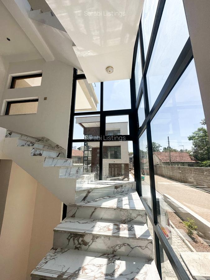 5 Bed Townhouse with En Suite in Lavington - 7