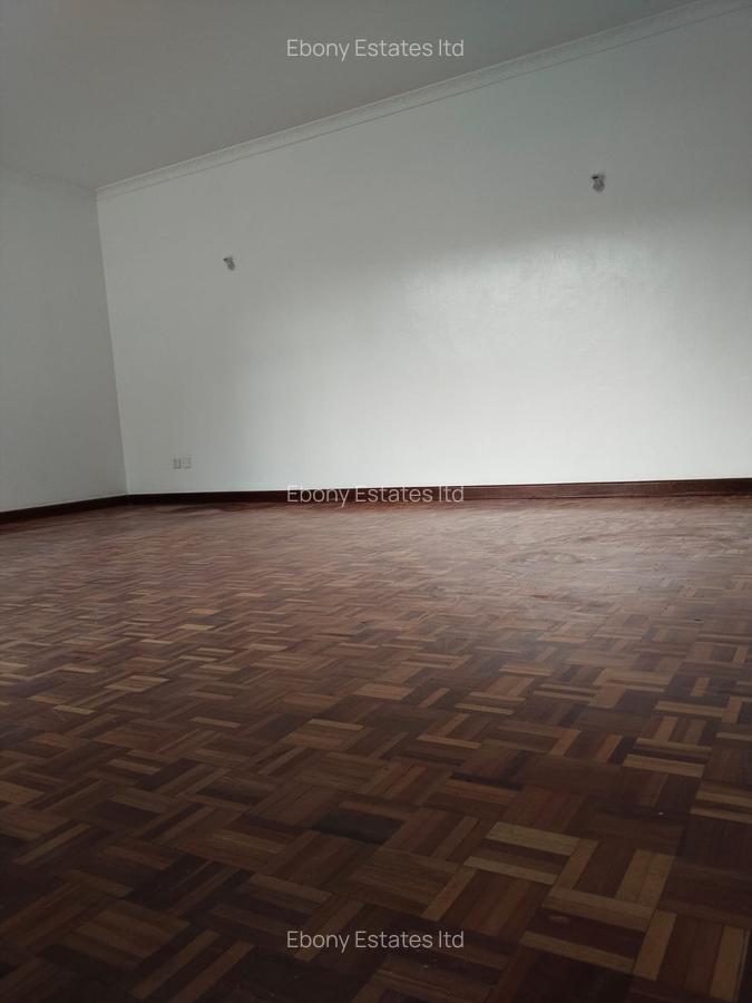 4 Bed Townhouse with En Suite in Lavington - 18