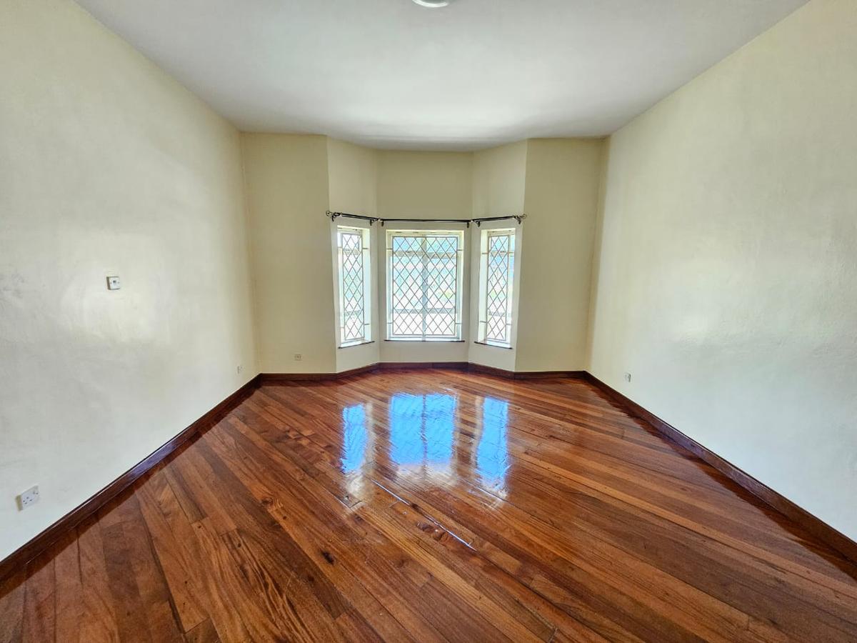 4 Bed House with En Suite in Runda - 6