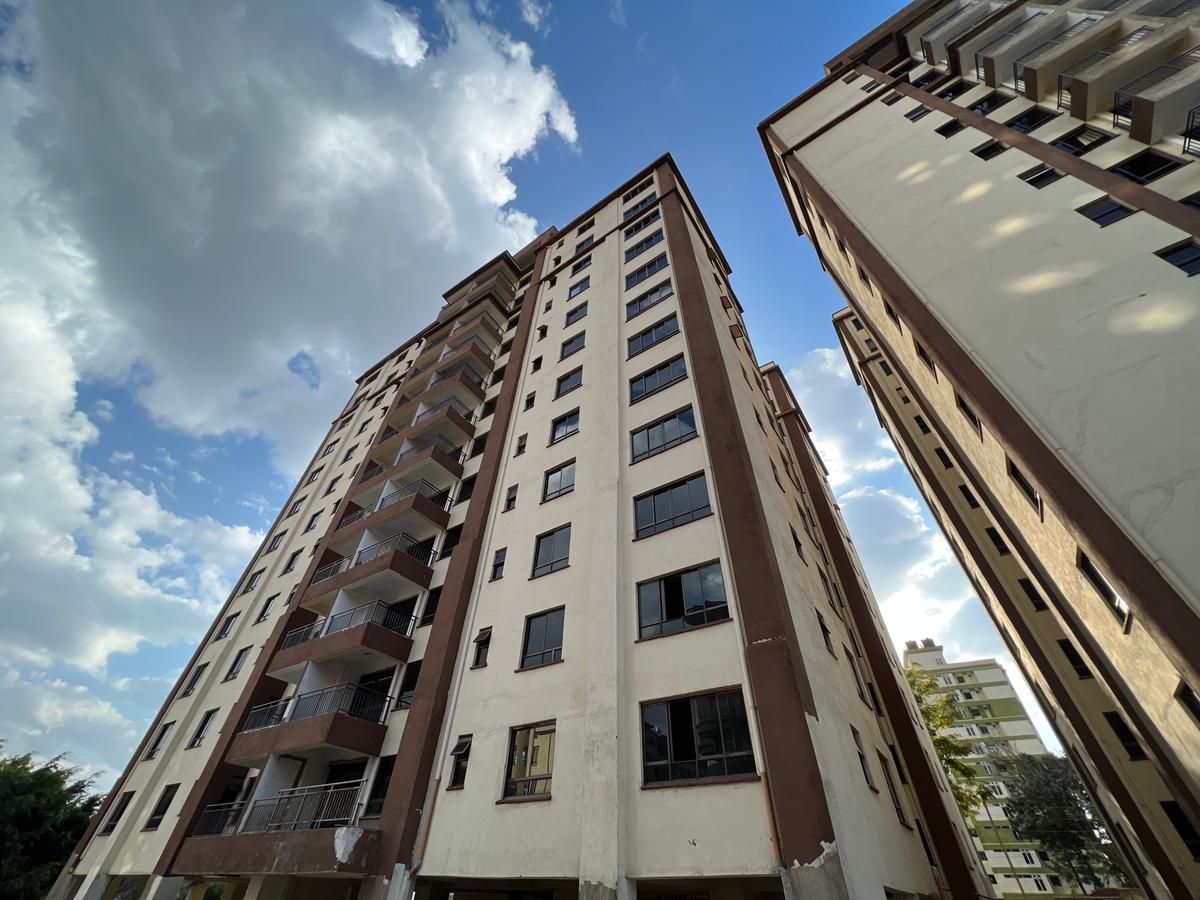 3 Bed Apartment with En Suite at Lavington - 1