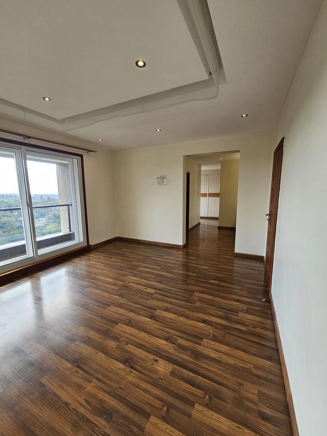 4 Bed Apartment with En Suite in Parklands - 15