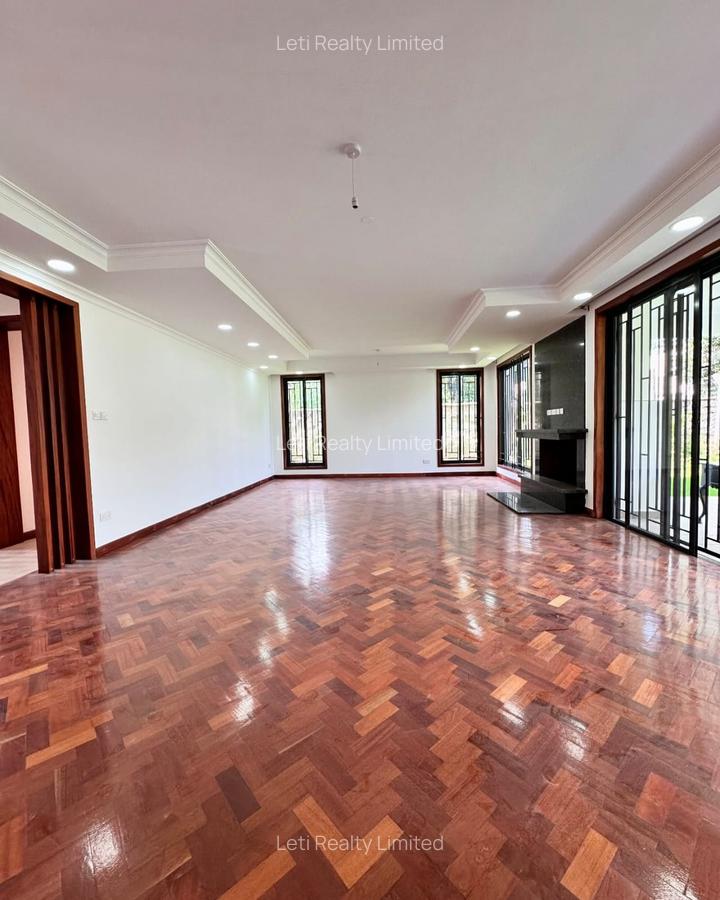 6 Bed Townhouse with En Suite in Lavington - 2
