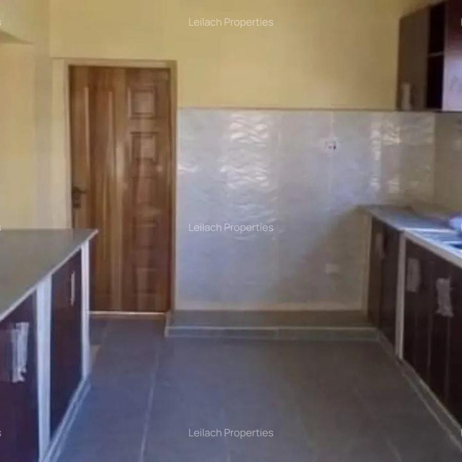 3 Bed House with En Suite in Joska - 4