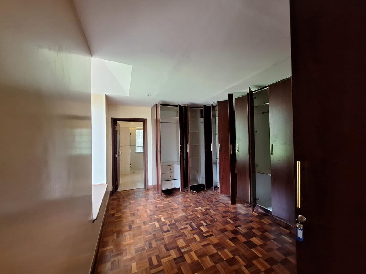 5 Bed Townhouse with En Suite in Lavington - 14