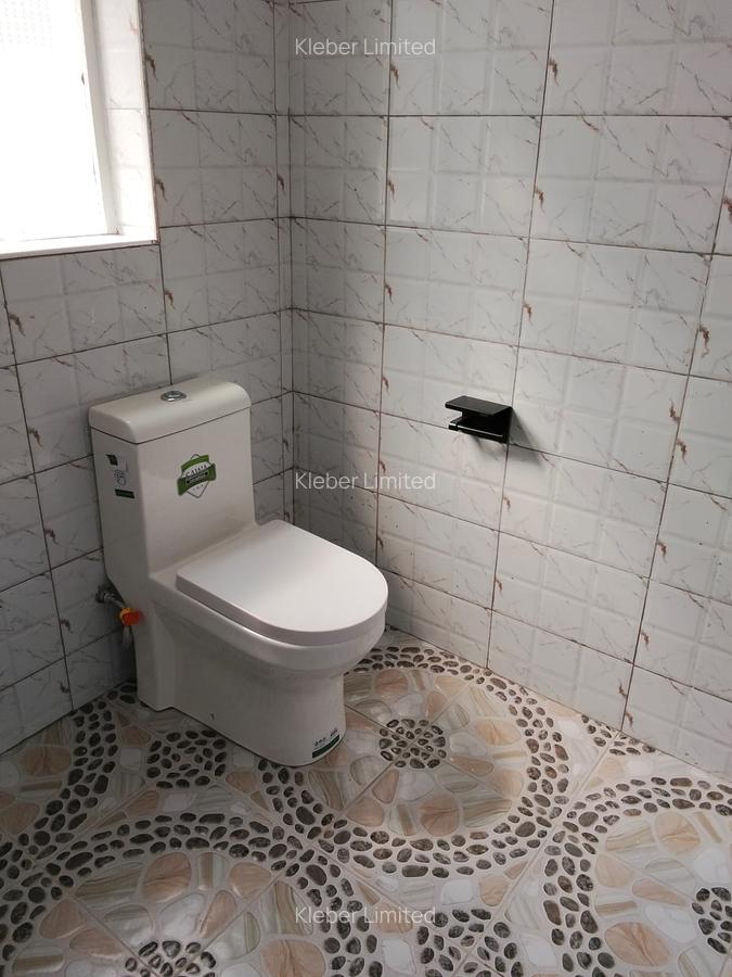 4 Bed House with En Suite in Membley - 7