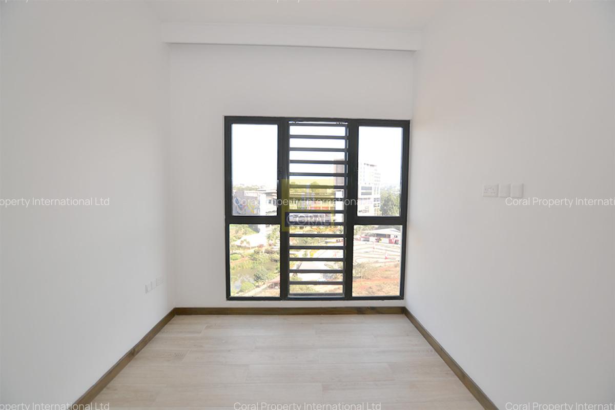 3 Bed Apartment with Swimming Pool in Rosslyn - 14