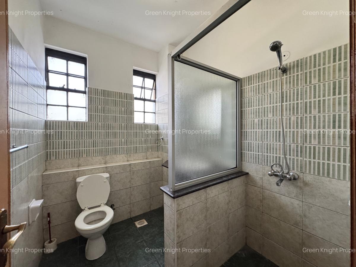 Serviced 3 Bed Apartment with En Suite in Kilimani - 10