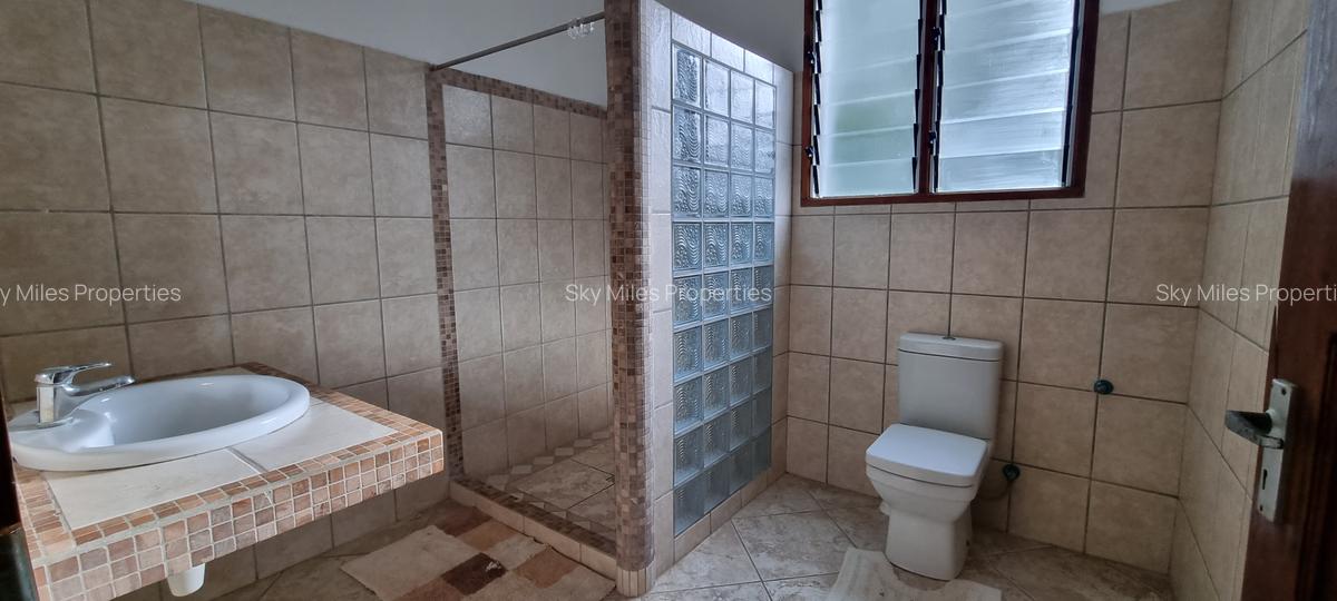 Serviced 3 Bed Apartment with En Suite at La-Marina Mtwapa - 5