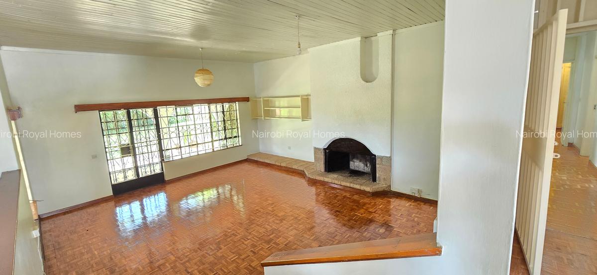 4 Bed House with En Suite at Loresho Crescent - 4