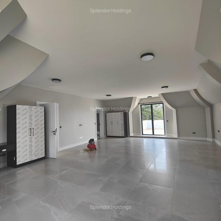 5 Bed Villa with En Suite in Loresho - 12