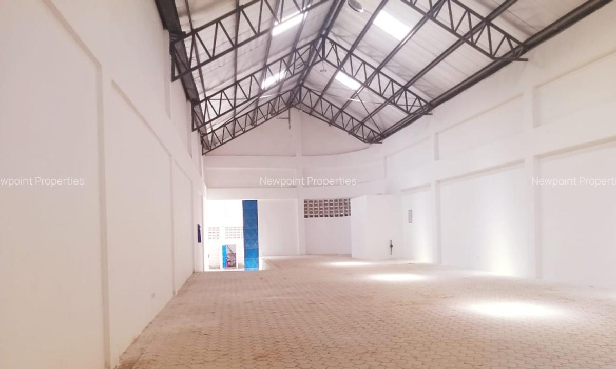 8,000 ft² Warehouse with Backup Generator in Eastern ByPass - 2