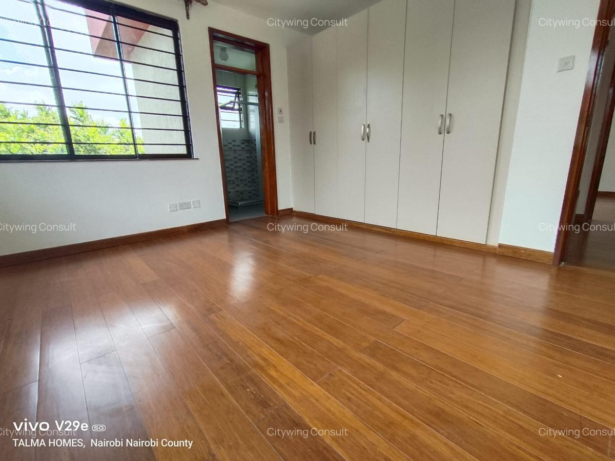 5 Bed Townhouse with En Suite at Convent Drive - 6