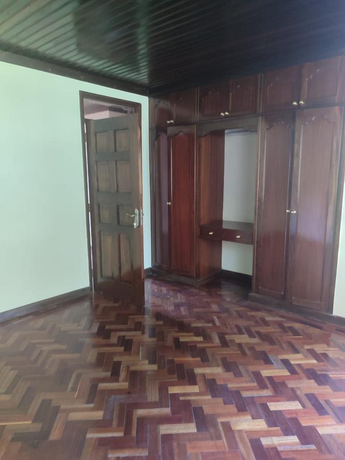 6 Bed House with En Suite in Langata - 10