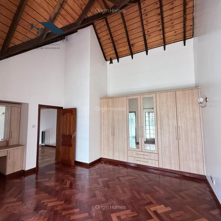 5 Bed Townhouse with En Suite at Lavington - 13