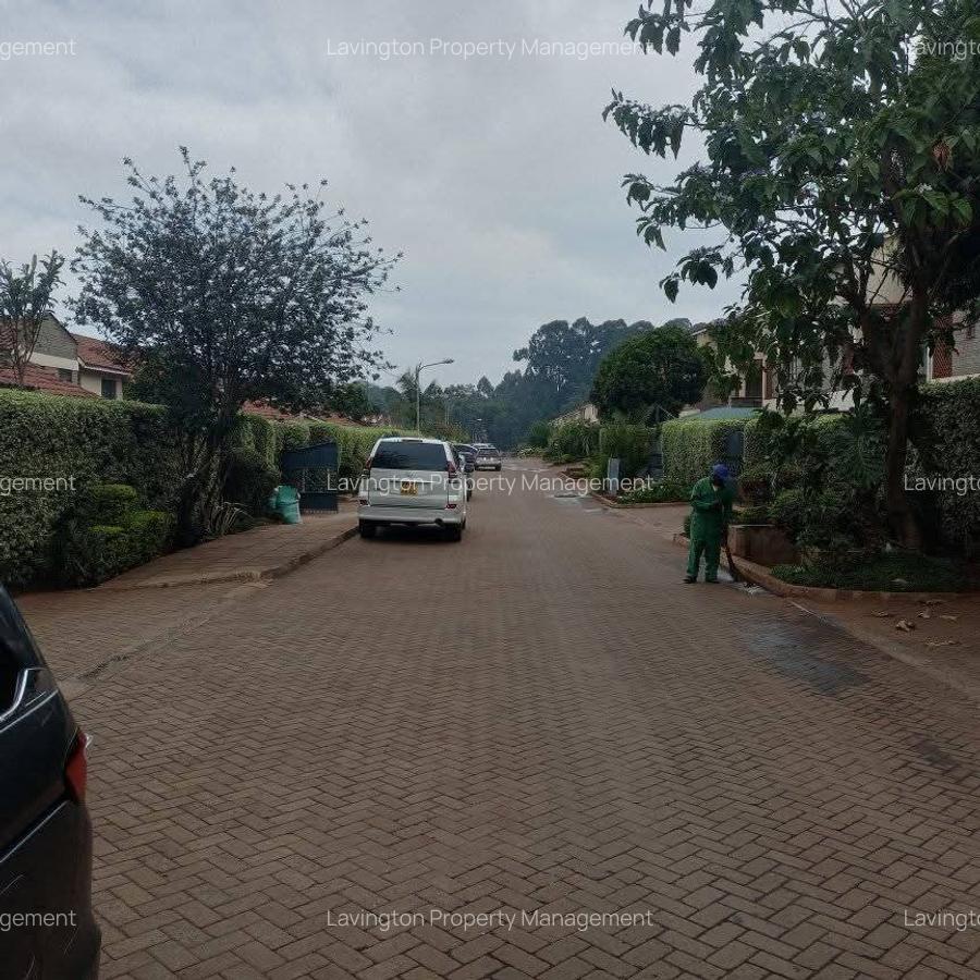 4 Bed Townhouse with En Suite at Loresho - 10