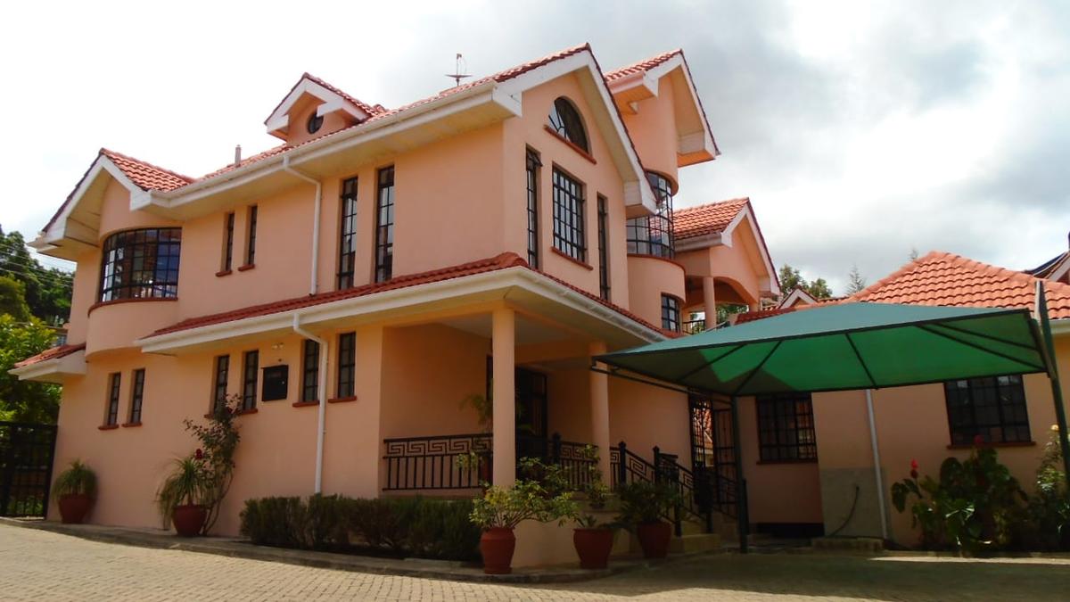 5 Bed Townhouse with En Suite in Lavington - 6