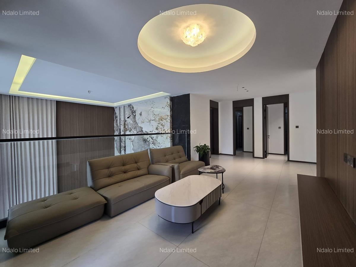 5 Bed Townhouse with En Suite at Lavington - 3