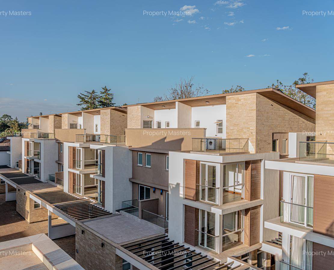 4 Bed Townhouse with En Suite at Kabasiran Avenue - 10