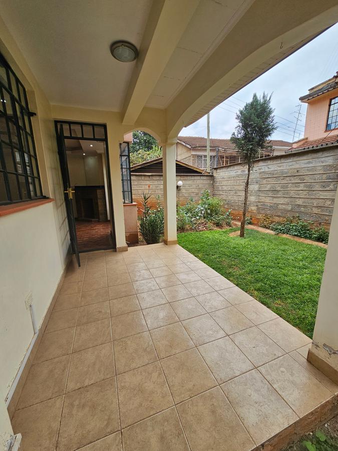 4 Bed Townhouse with En Suite at Lavington - 6