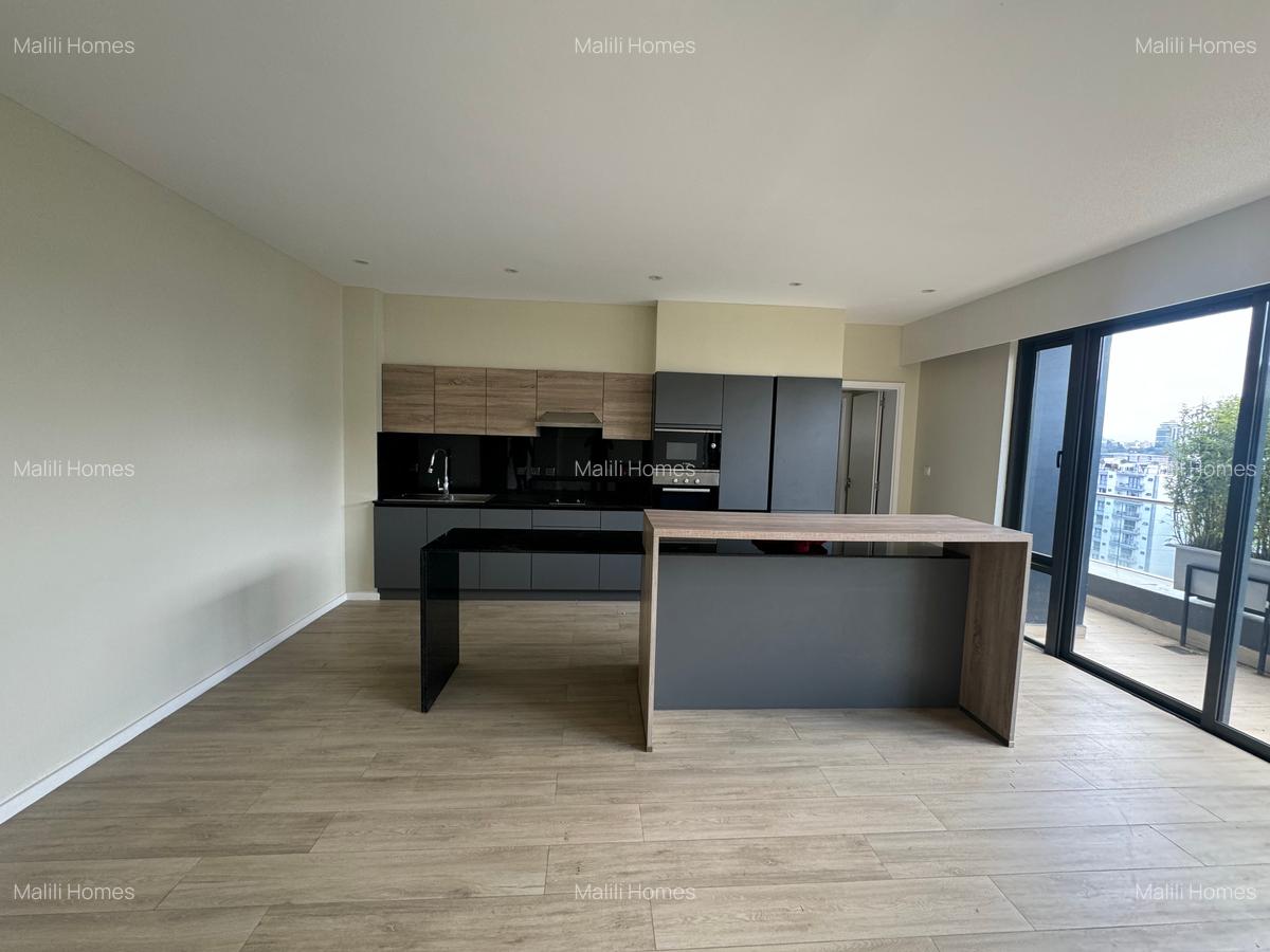 4 Bed Apartment in Riverside - 3