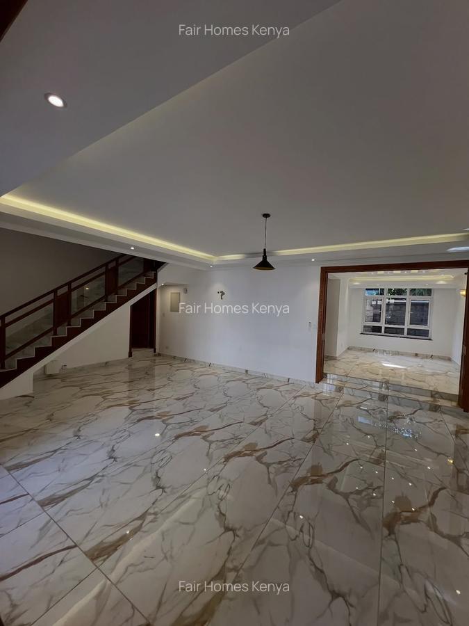 5 Bed Townhouse with En Suite at Lavington Green - 4