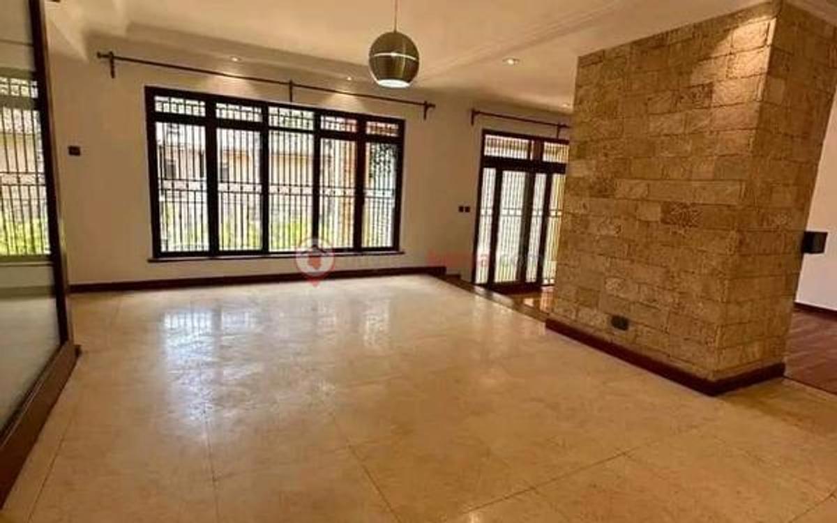 4 Bed Townhouse with En Suite at Lavington - 9