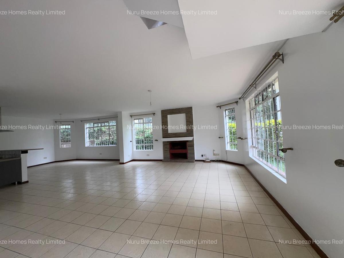 4 Bed Townhouse with En Suite in Spring Valley - 2