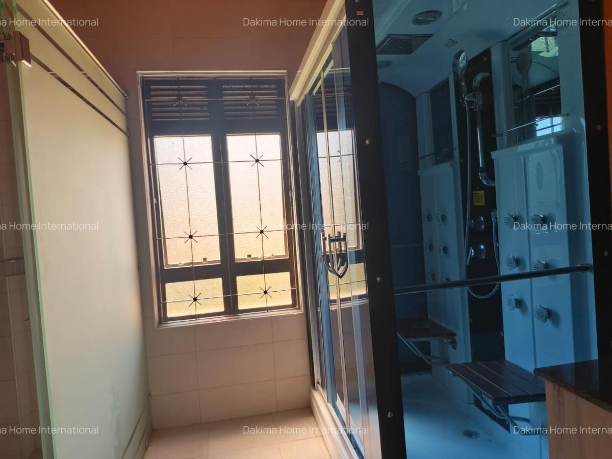 5 Bed Townhouse with En Suite in Runda - 13