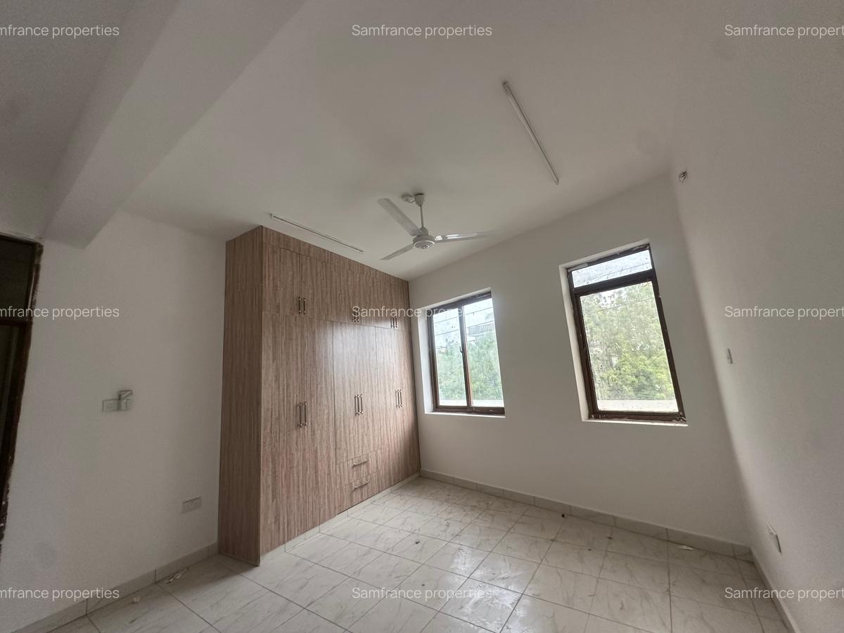 2 Bed Apartment with En Suite at Links Road - 6