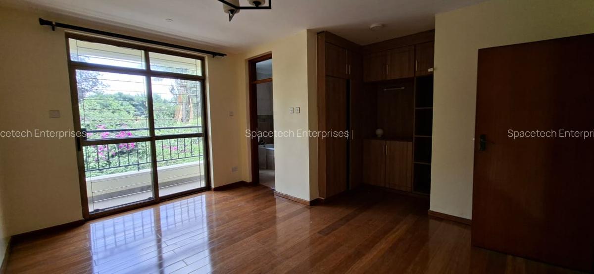 5 Bed Townhouse with En Suite in Lavington - 9