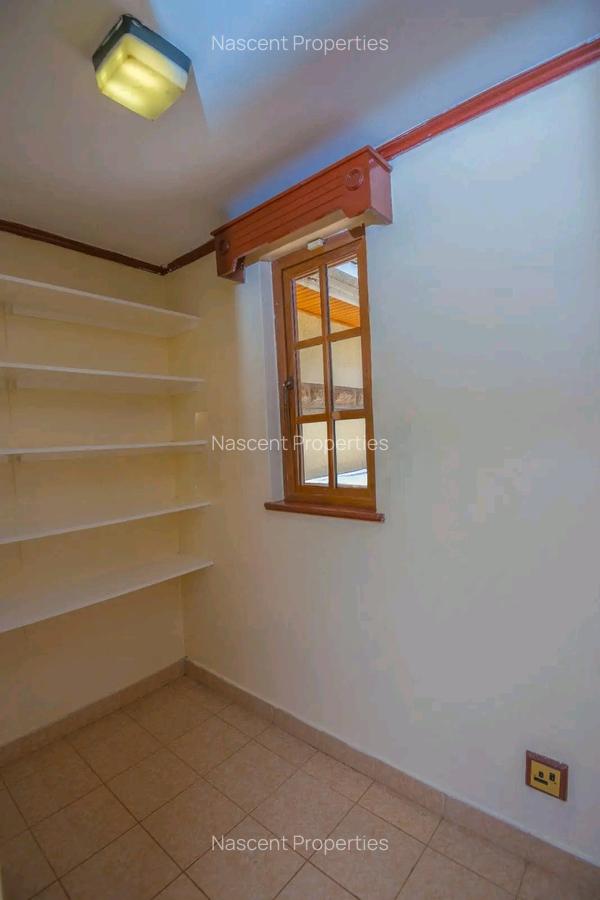 4 Bed Townhouse with En Suite in Lavington - 5