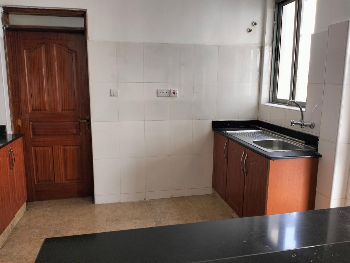 3 Bed Apartment with En Suite in Lavington - 8