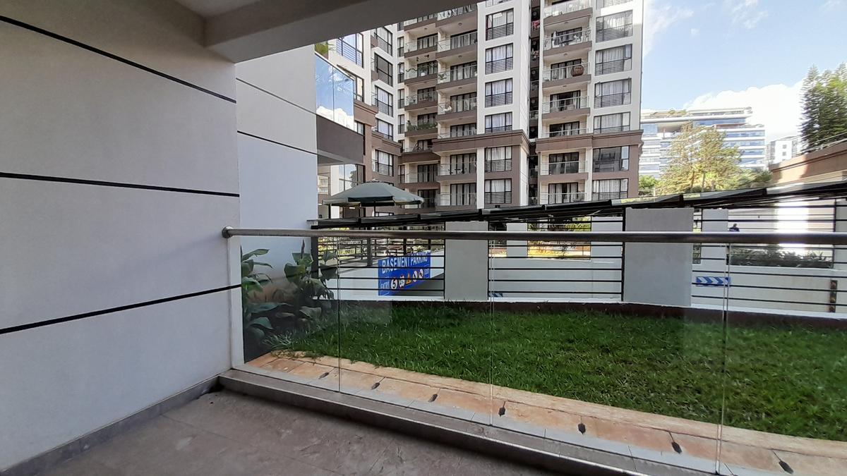 3 Bed Apartment with En Suite at Riverside Dr - 2