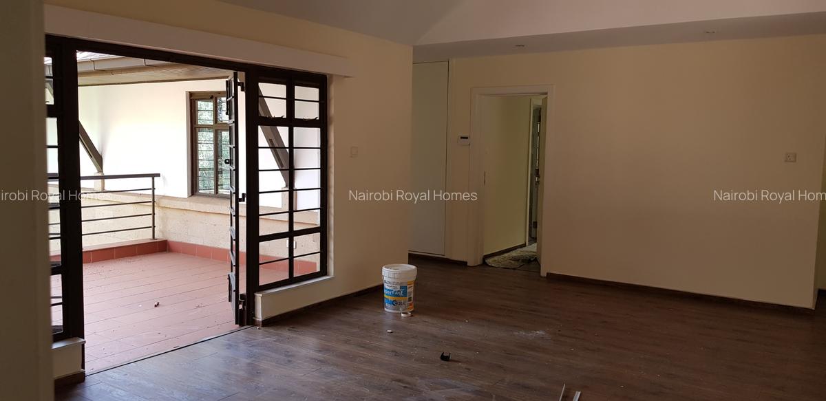 4 Bed Townhouse with En Suite at Rossline Lone Tree - 20