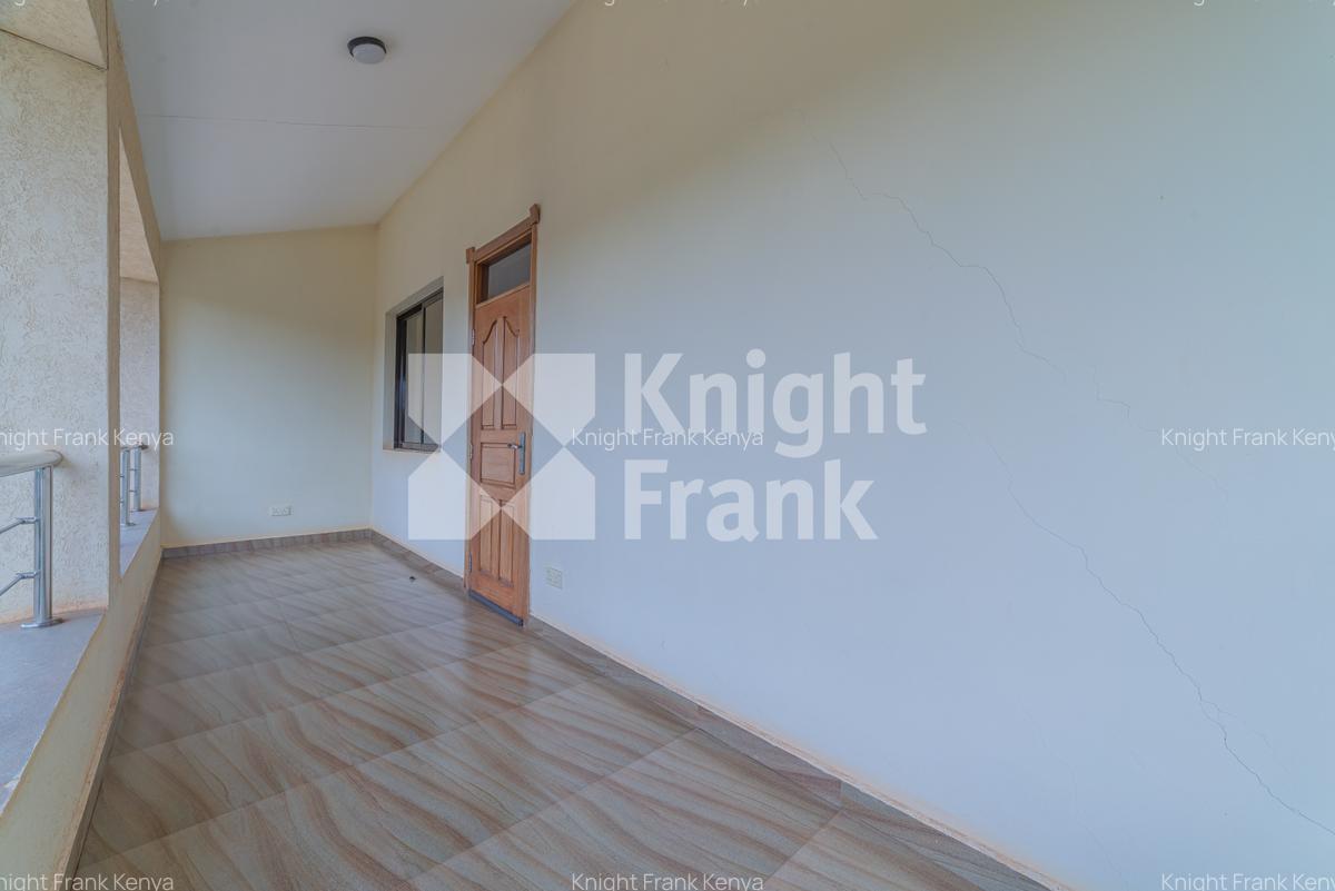 4 Bed Townhouse with En Suite in Hill View - 20