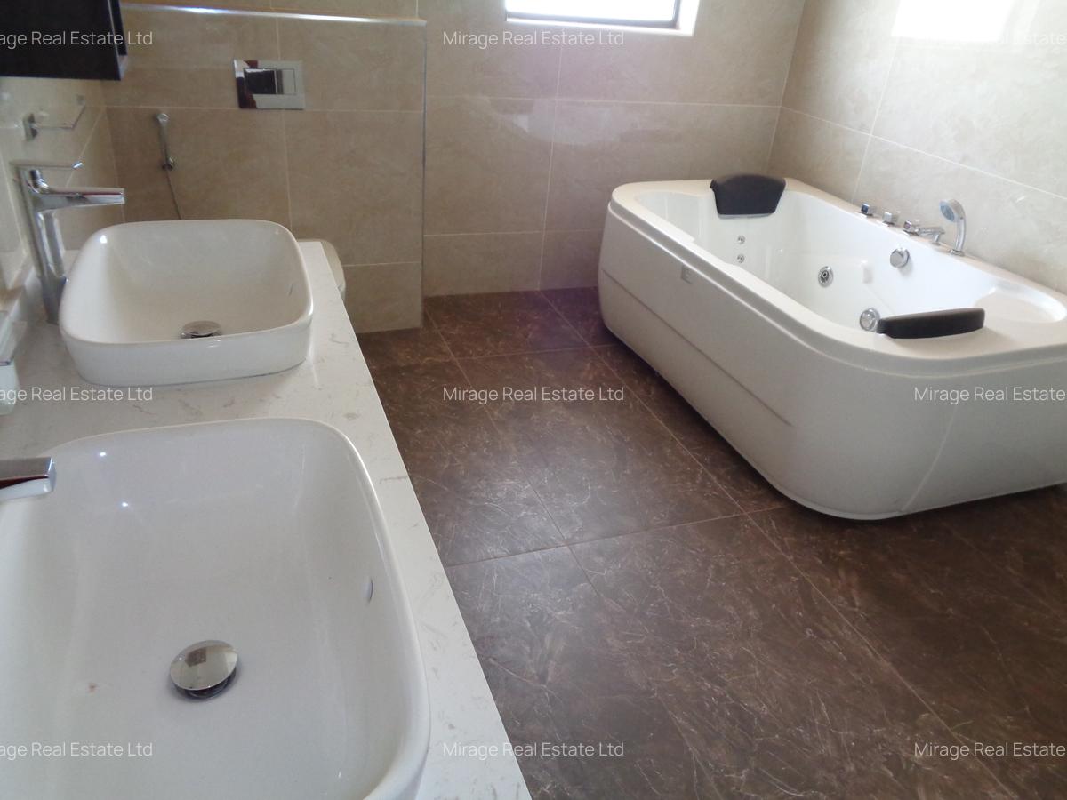 4 Bed Villa with En Suite in Westlands Area - 4