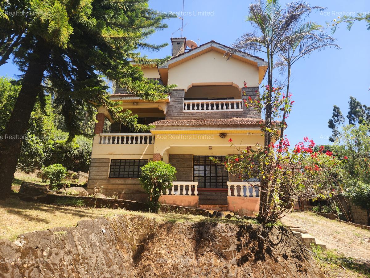 4 Bed House with En Suite at Mushroom Road - 4